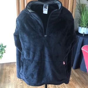 North face Women’s Black Size M like new condition.  Fits like a small.